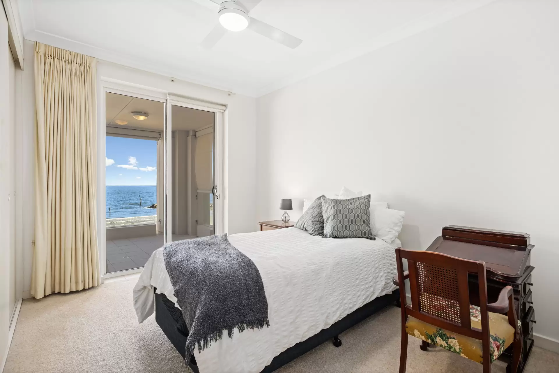 21/7 Holdfast Promenade, Glenelg Sold by Booth Real Estate - image 1