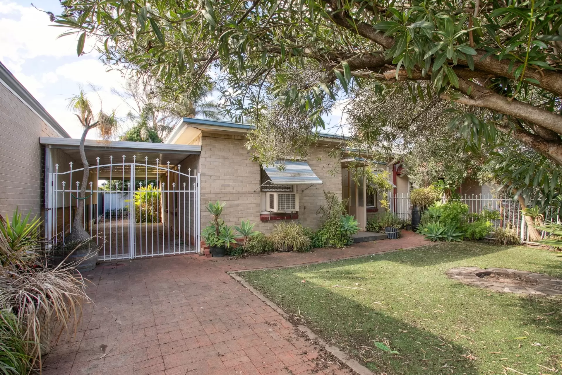 25 Wilson Avenue, Felixstow Auction by Booth Real Estate - image 1