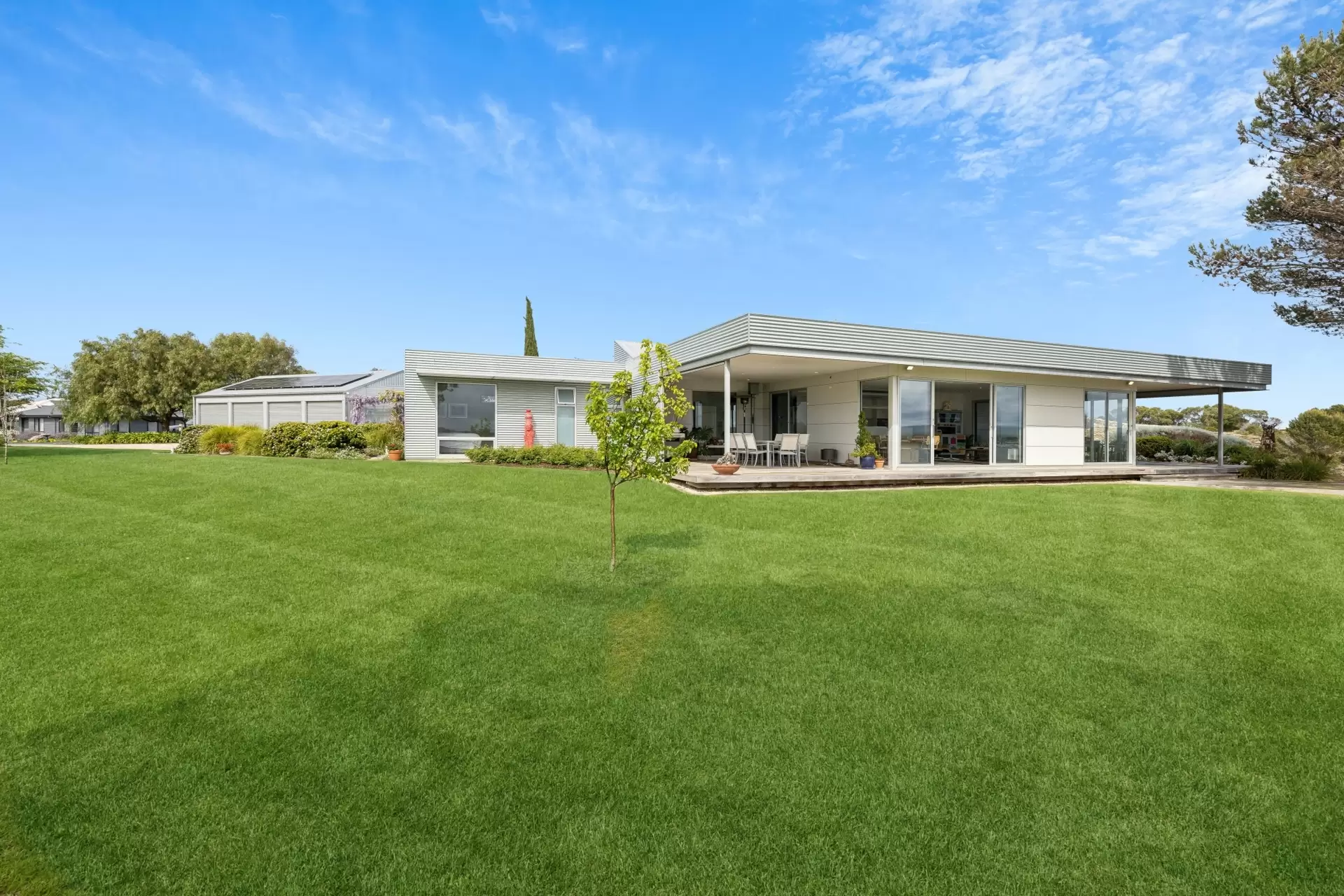 18-20 Fraser Drive, Hindmarsh Island Auction by Booth Real Estate - image 1