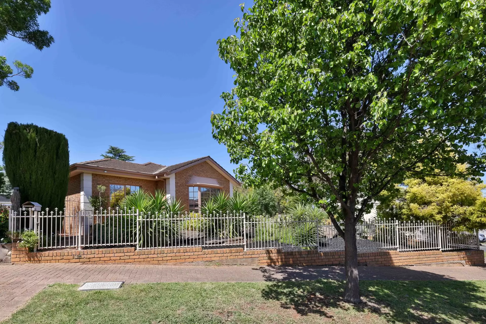 20A Woodcroft Avenue, St Georges Auction by Booth Real Estate - image 1