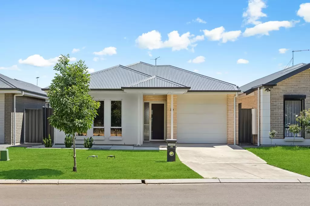 39 Boardwalk Drive, Paralowie Sold by Booth Real Estate