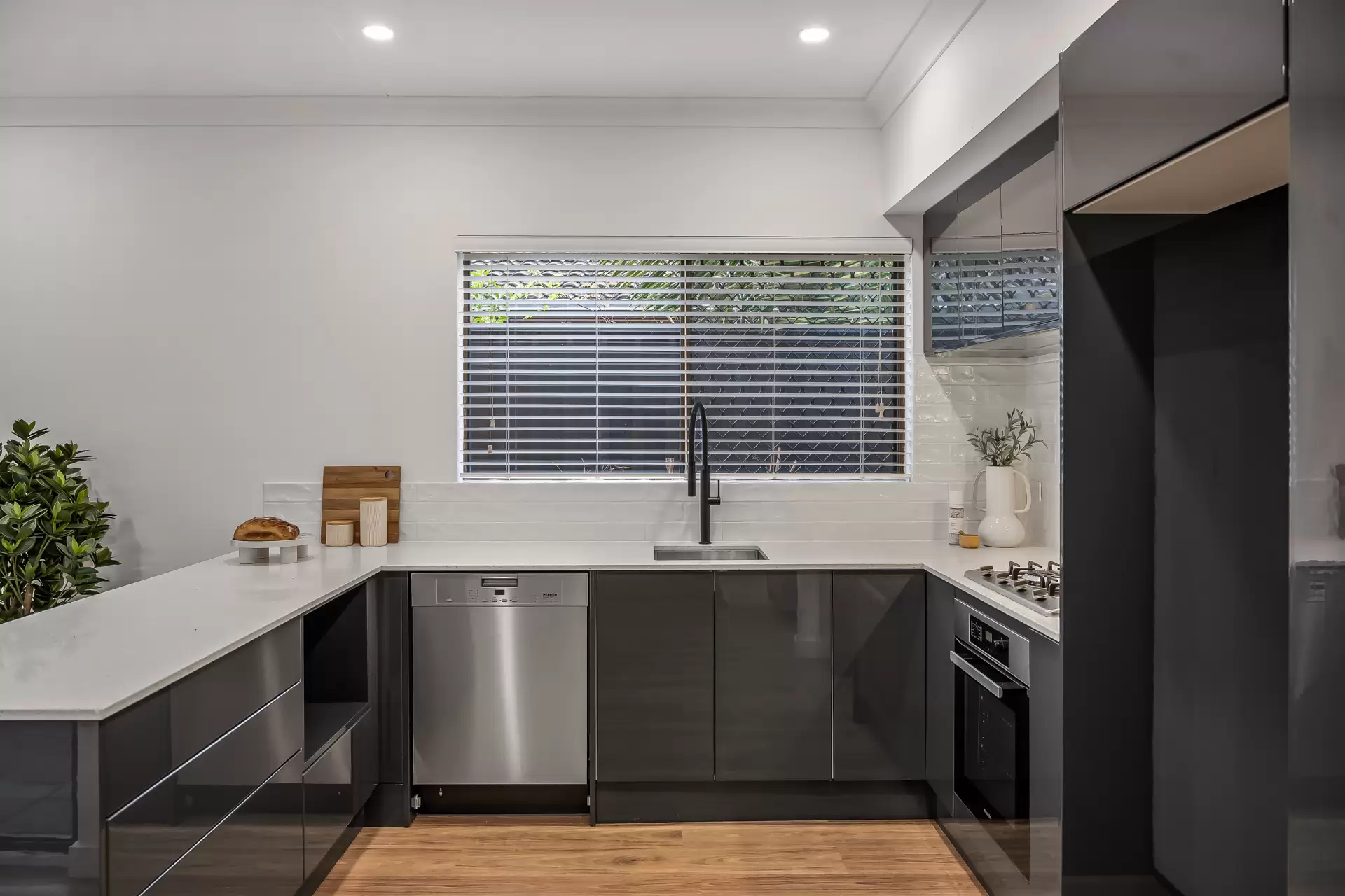 19A Weller Street, Goodwood Sold by Booth Real Estate - image 1