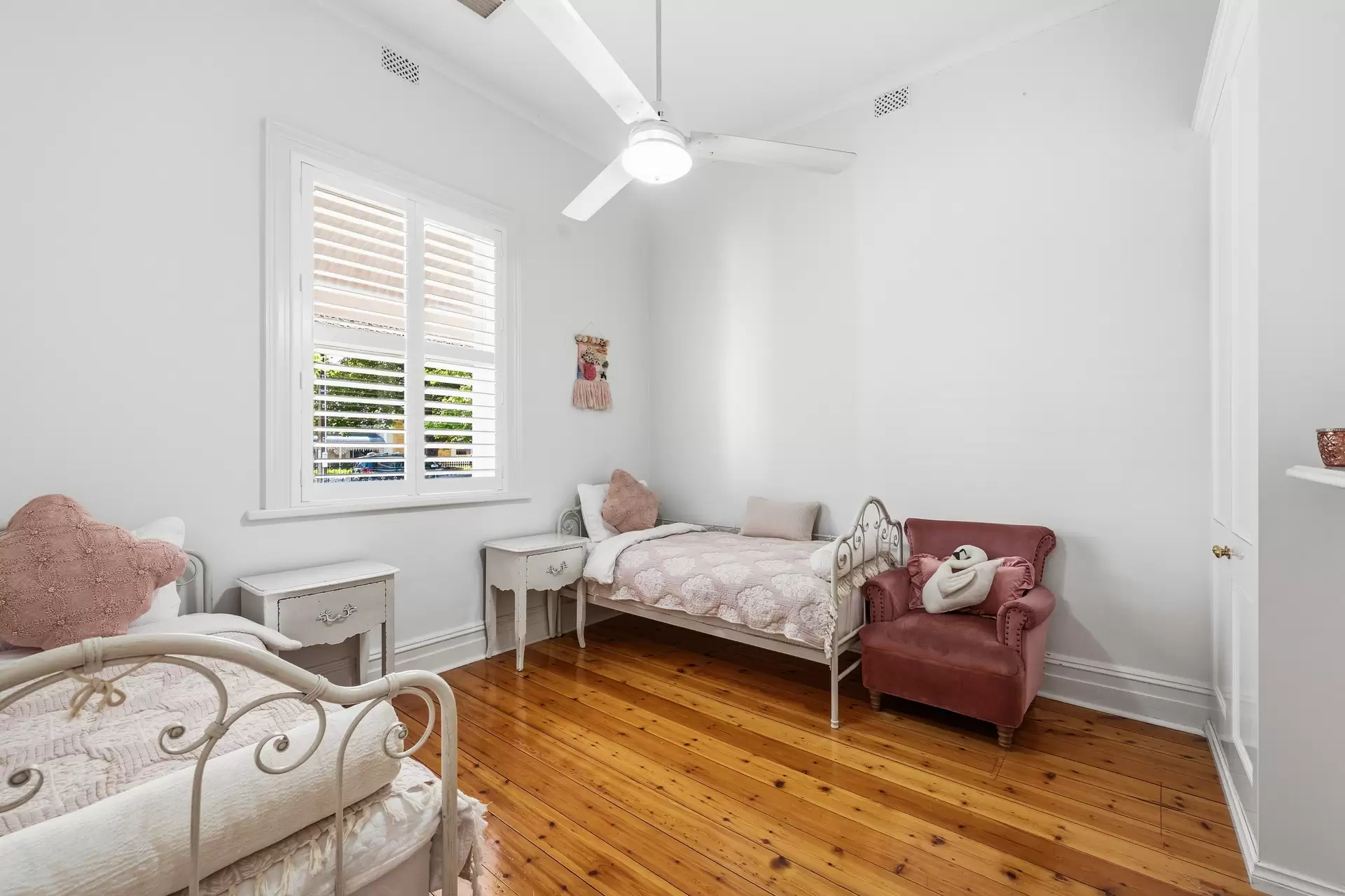 75 Second Avenue, St Peters Auction by Booth Real Estate - image 1