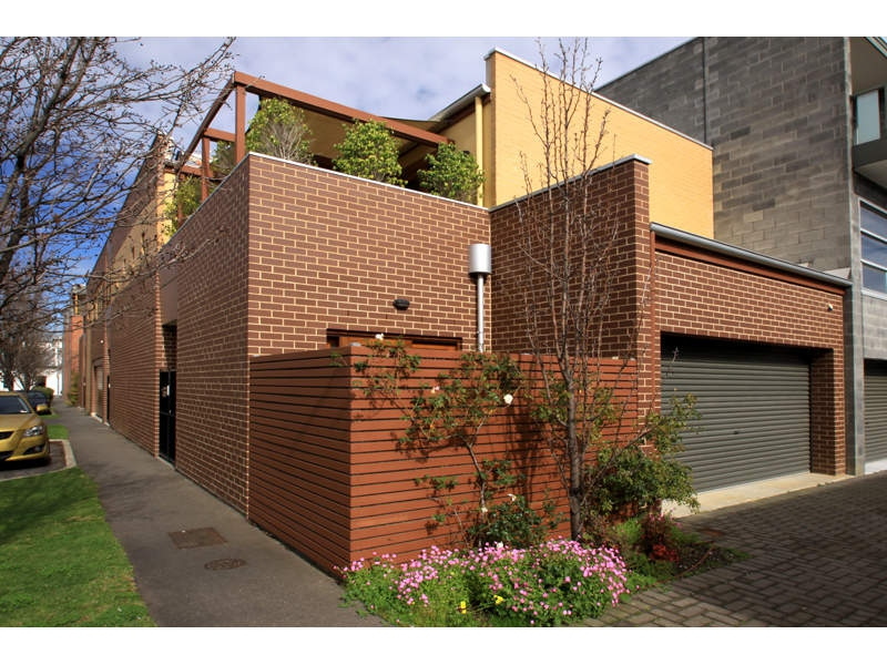 21 Catherine Helen Spence Street, Adelaide Sold by Booth Real Estate - image 1