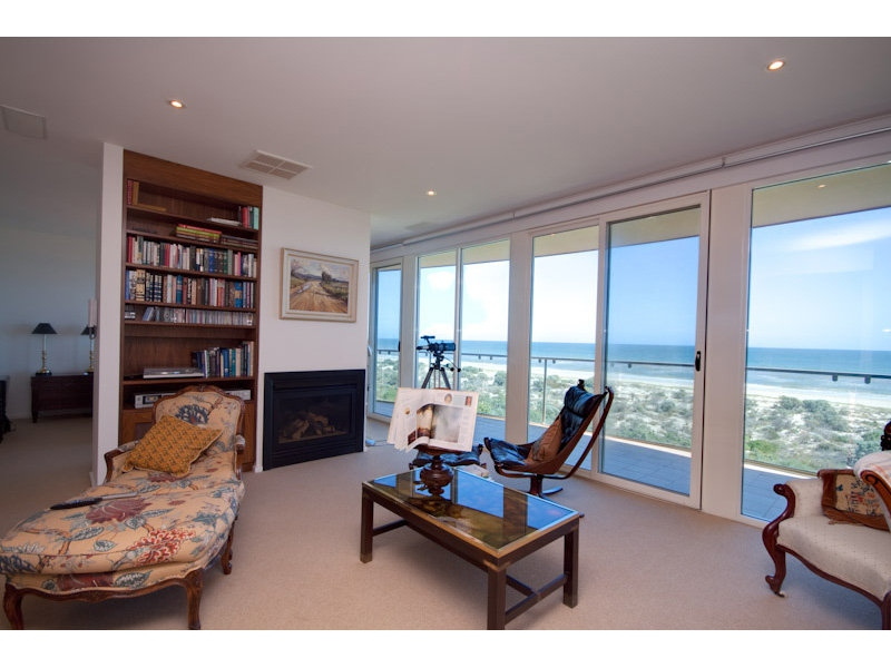 33 Seaview Road, Tennyson Sold by Booth Real Estate - image 1