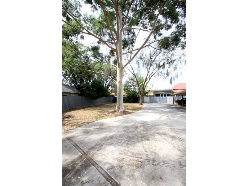8/33 Foster Street, Parkside Sold by Booth Real Estate - image 1