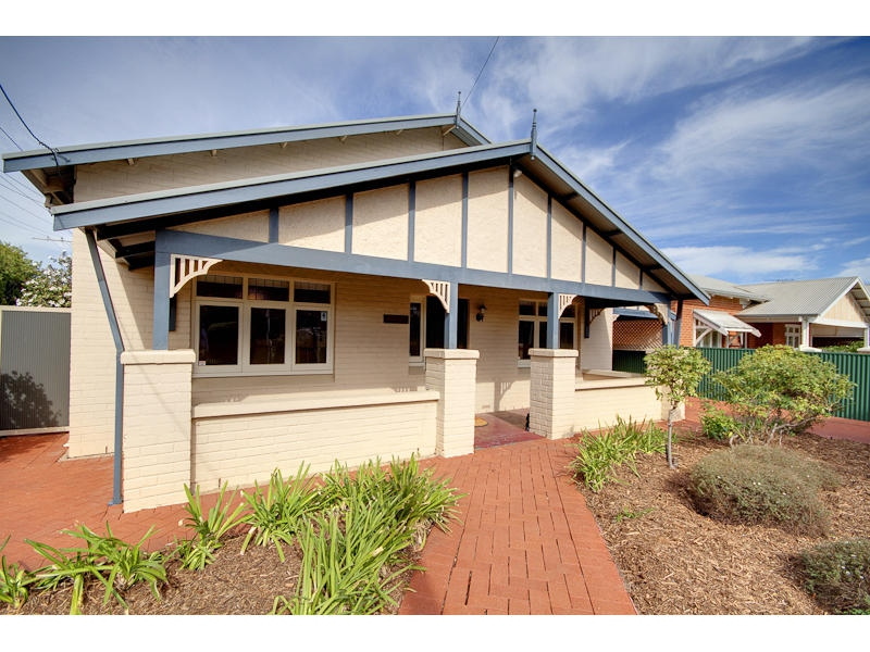 25 Newbon Street, Nailsworth Sold by Booth Real Estate - image 1