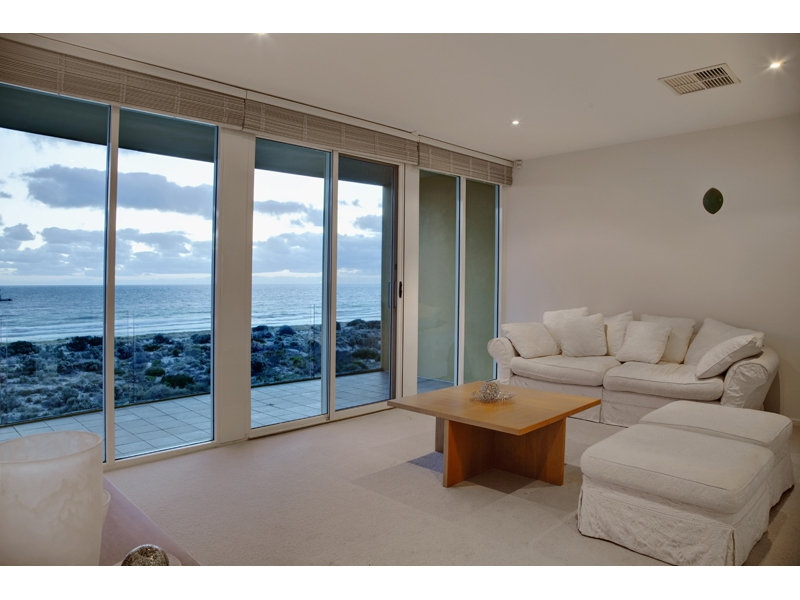 31 Seaview Road, Tennyson Sold by Booth Real Estate - image 1