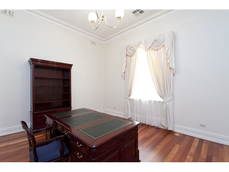 12 Baliol Street, College Park Sold by Booth Real Estate - image 1