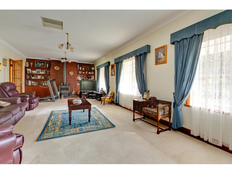2 James Sim Court, Kalbeeba Sold by Booth Real Estate - image 1