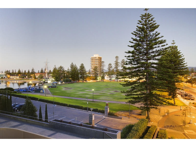 12/30 Colley Terrace, Glenelg Sold by Booth Real Estate - image 1