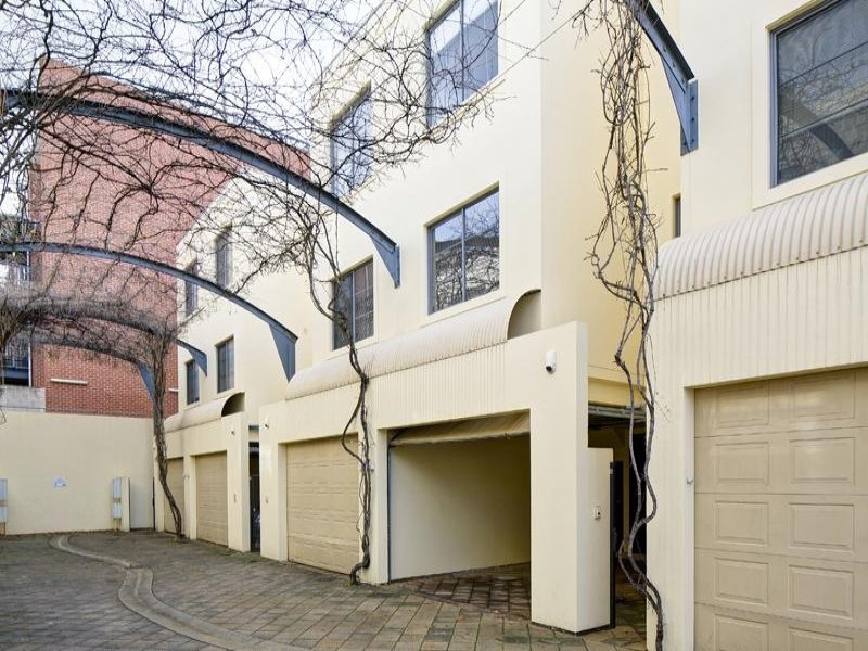 4 OLIVER COURT, Adelaide Sold by Booth Real Estate - image 1