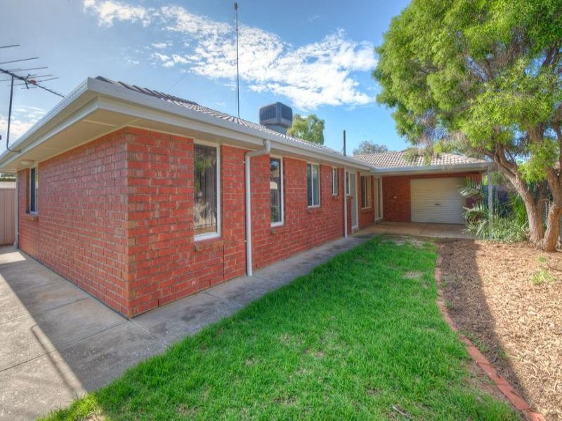 12 HOCKING CRESCENT, Pooraka Sold by Booth Real Estate - image 1