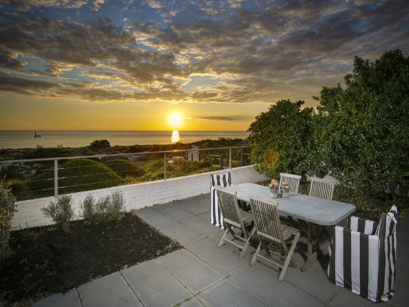 37 SEAVIEW ROAD, Tennyson Sold by Booth Real Estate - image 1