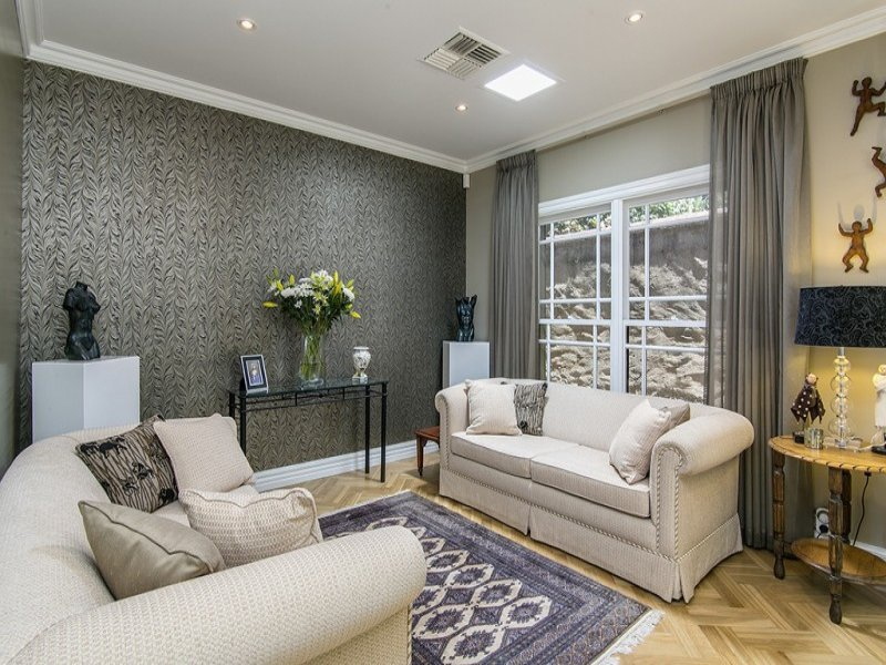 18 WELLINGTON CLOSE, North Adelaide Sold by Booth Real Estate - image 1