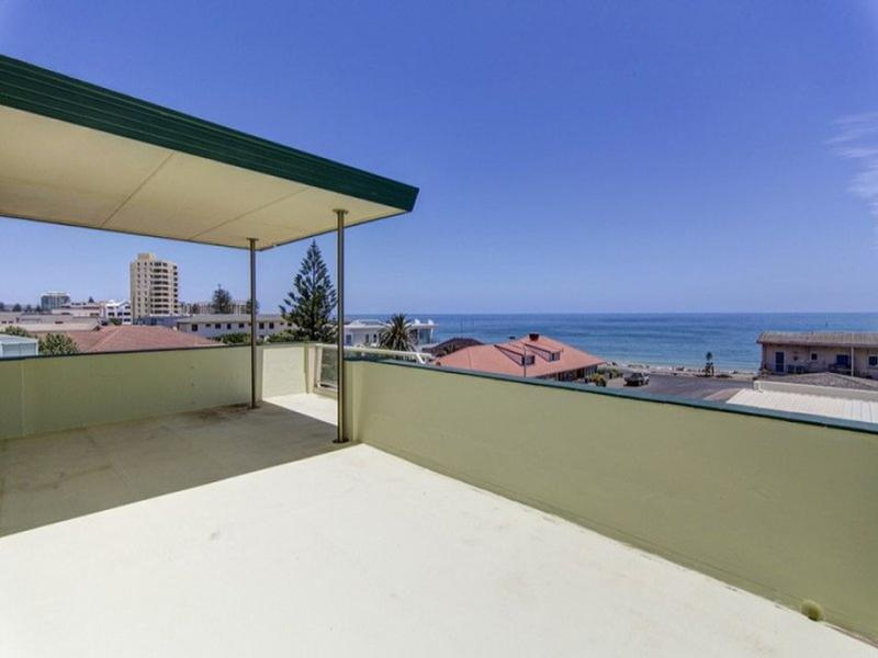 1 RICHARDSON Avenue, Glenelg North Sold by Booth Real Estate - image 1