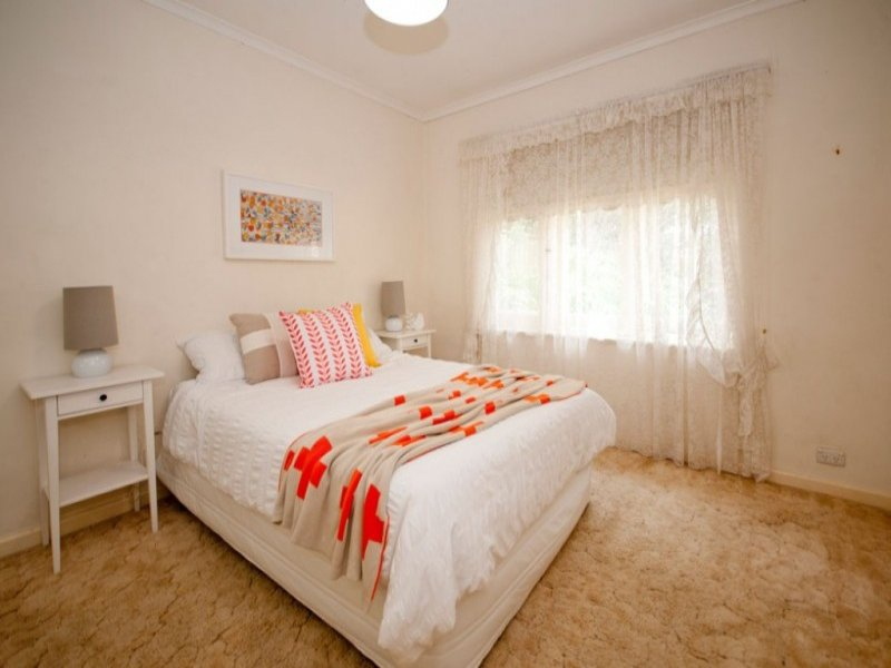 3 STIRLING STREET, Tusmore Sold by Booth Real Estate - image 1