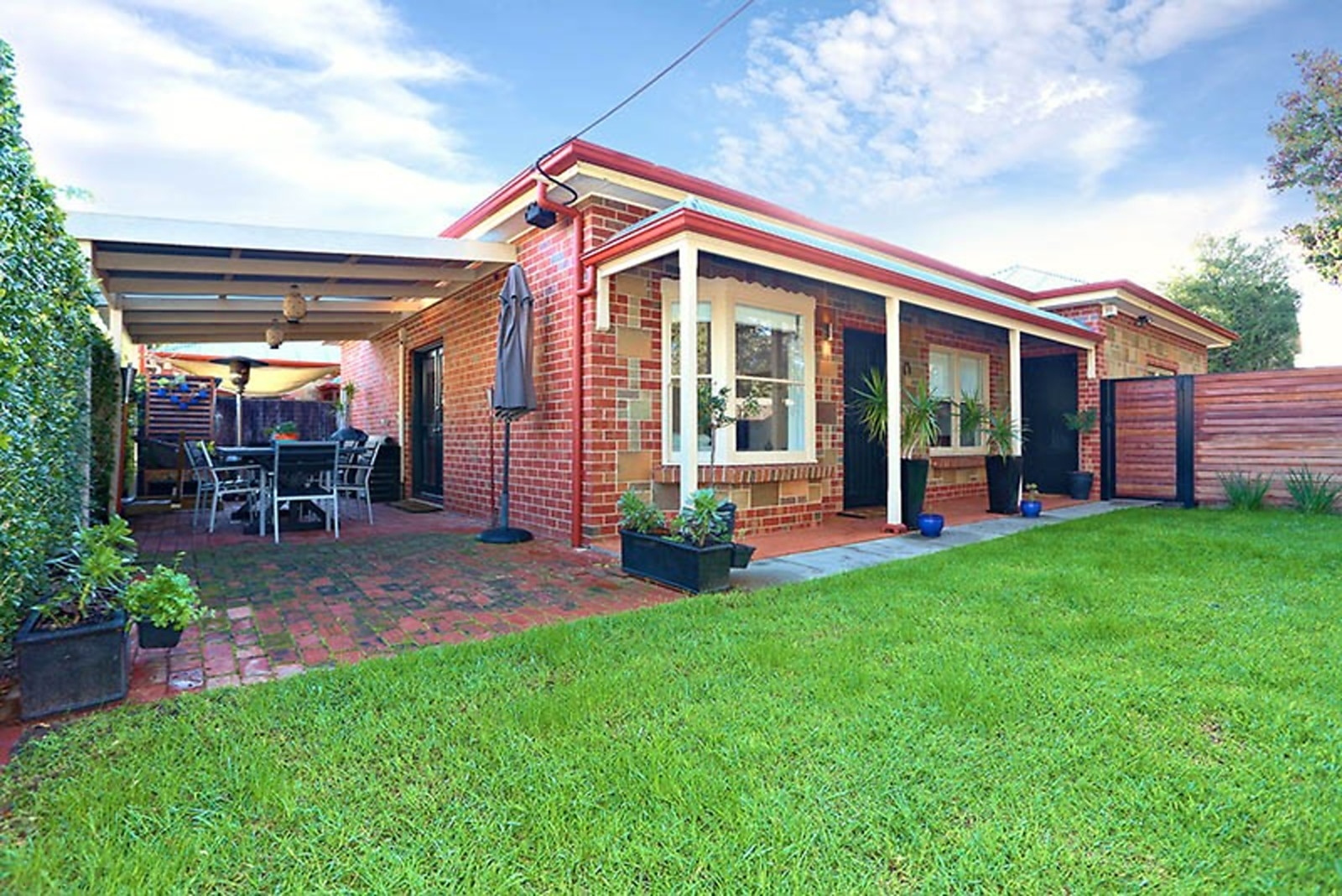 1/72 Young Street, Parkside Sold by Booth Real Estate - image 1
