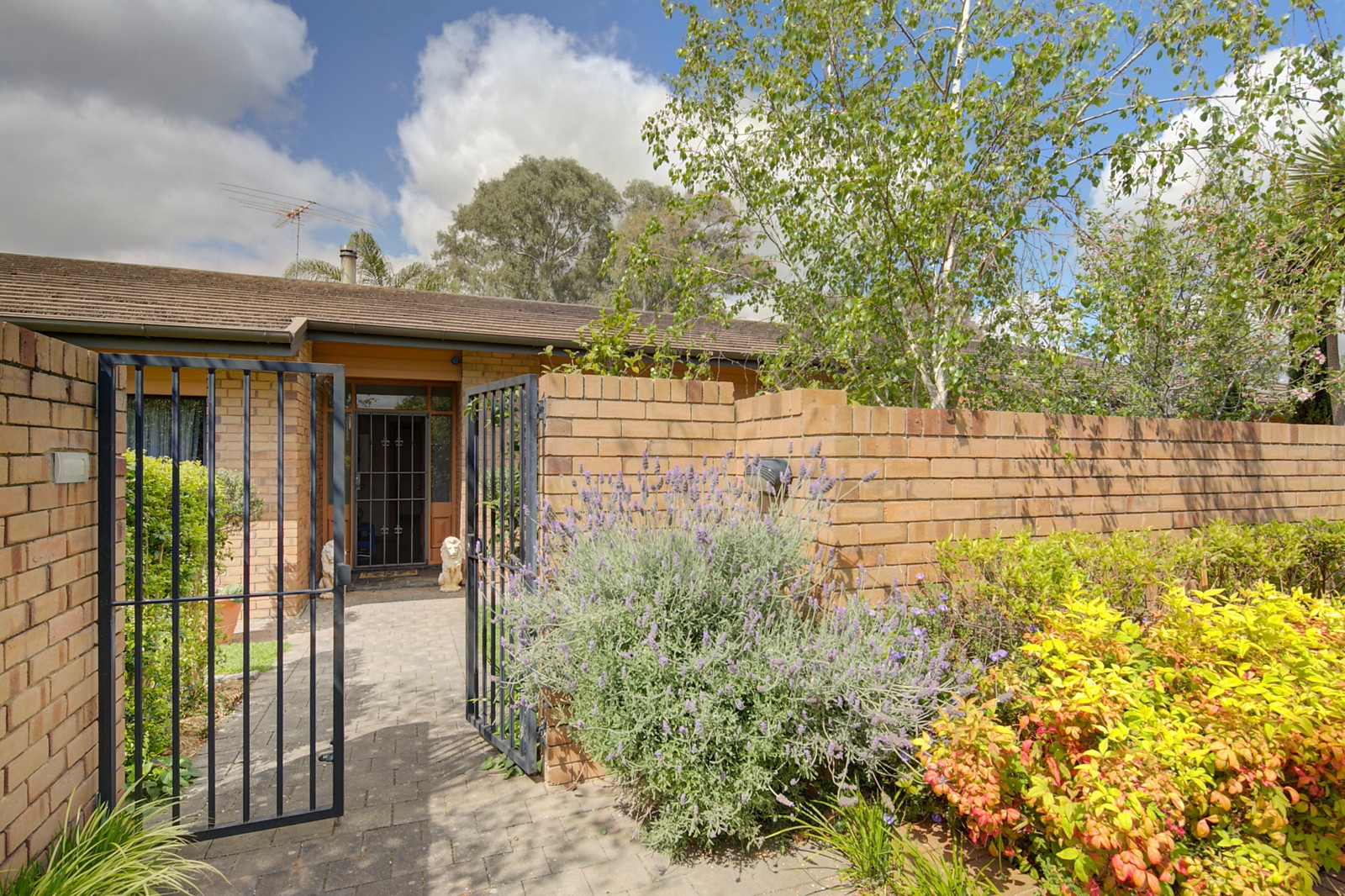 2B Egmont Terrace, Erindale Sold by Booth Real Estate - image 1