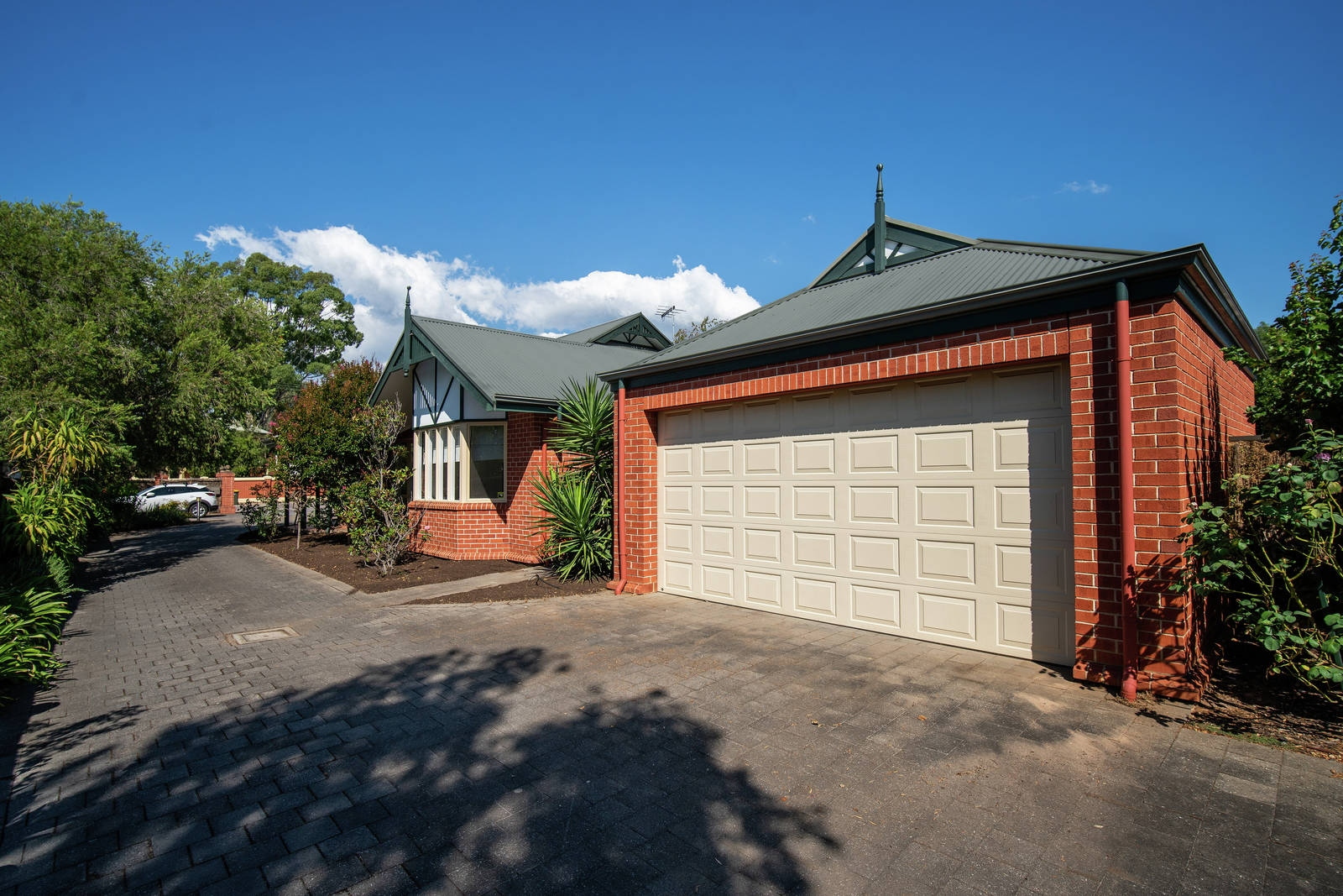 1/198 King William Road, Hyde Park Sold by Booth Real Estate - image 1