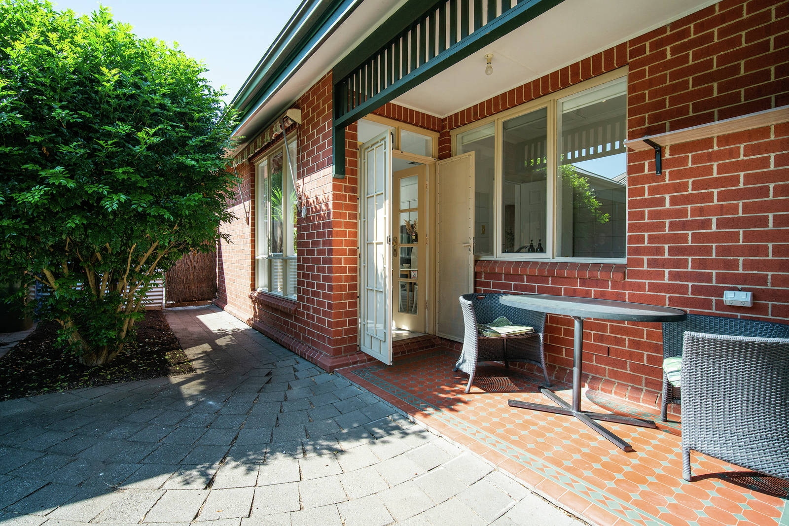 1/198 King William Road, Hyde Park Sold by Booth Real Estate - image 1