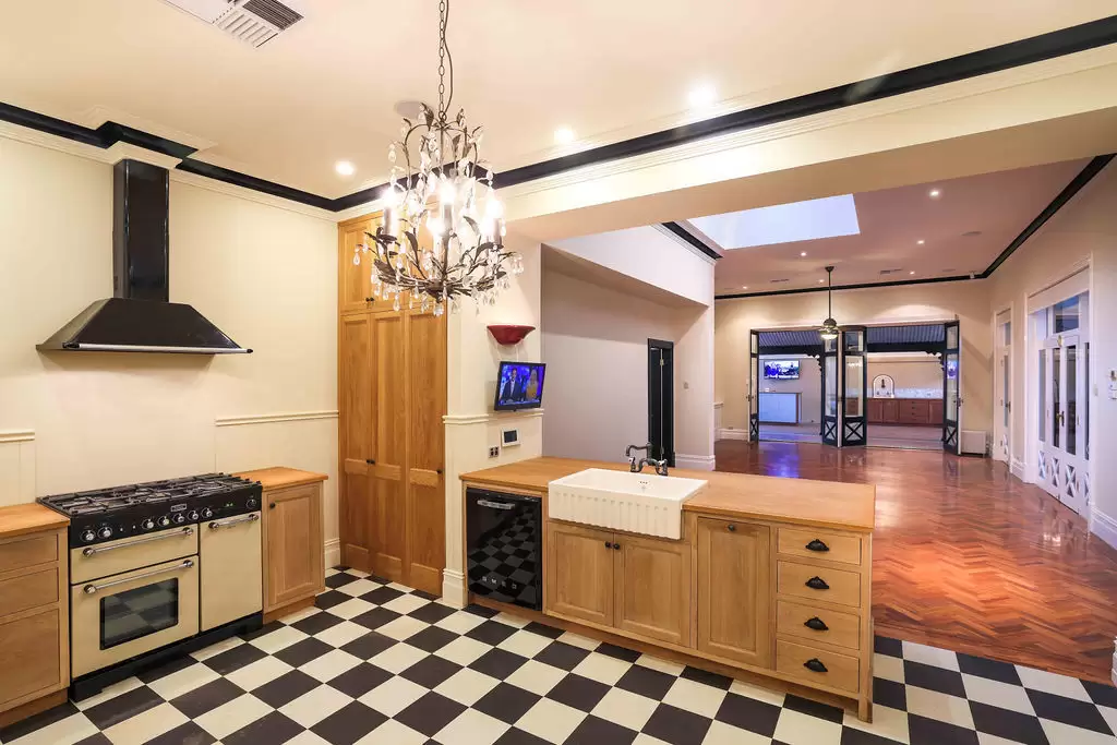 20 Clifton Street, Malvern Sold by Booth Real Estate - image 1